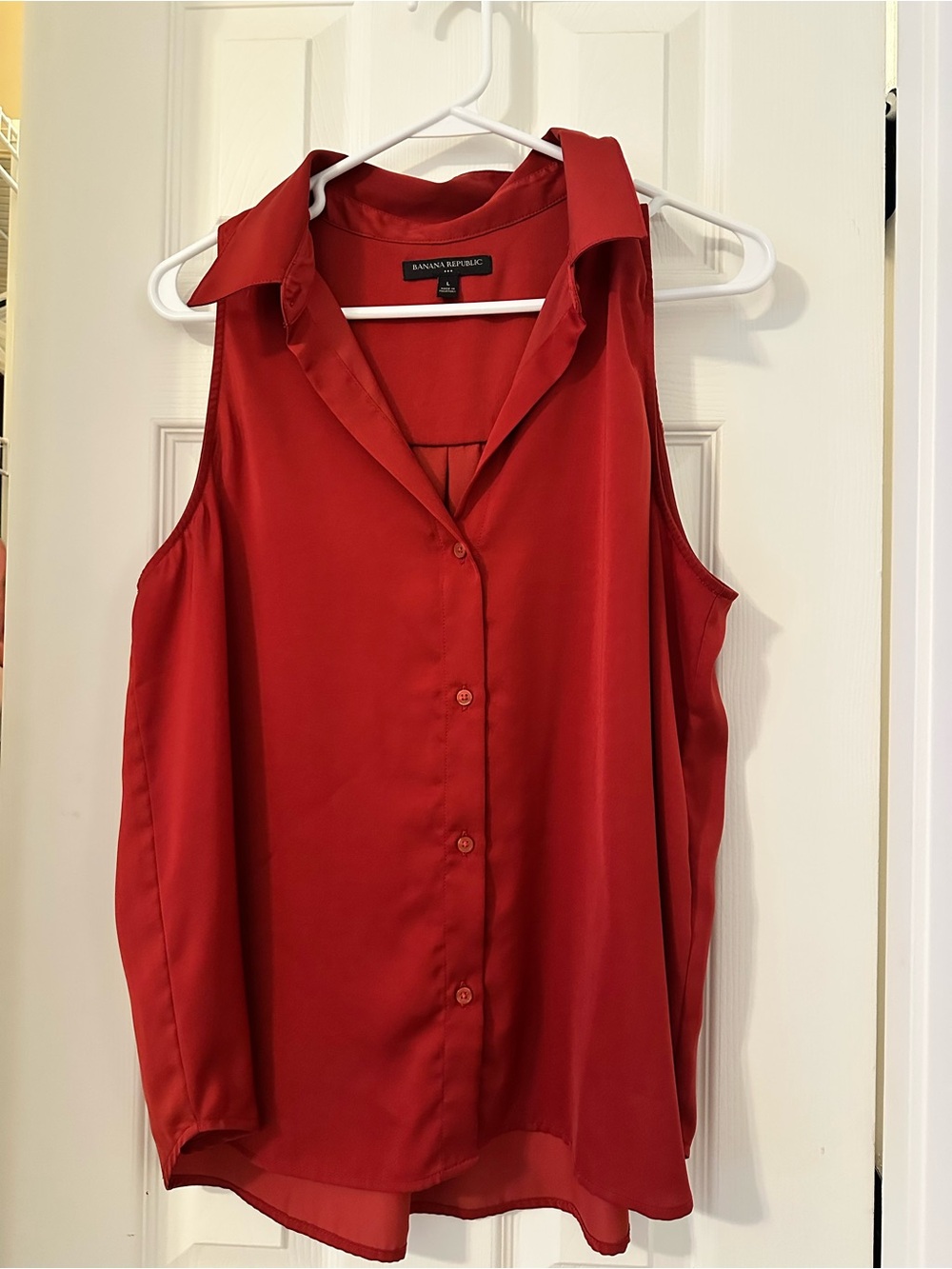 Banana Republic Sleeveless Red Button-Down Collared Blouse